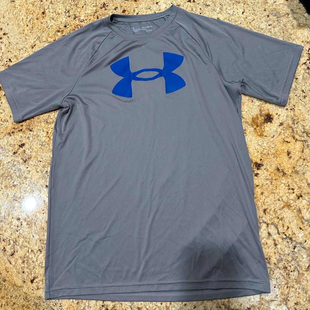Under Armour boys T-shirt